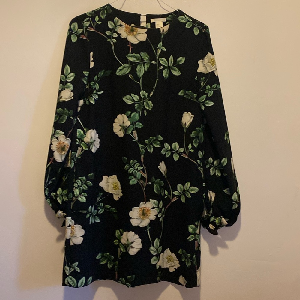 H&M Women’s Boxed Floral Dress with Pockets Size 8